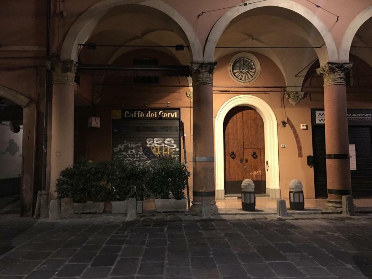 Visione Strada Maggiore 62, Bologna